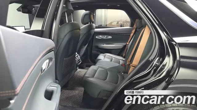 Genesis GV70 — Фото автомобиля 26