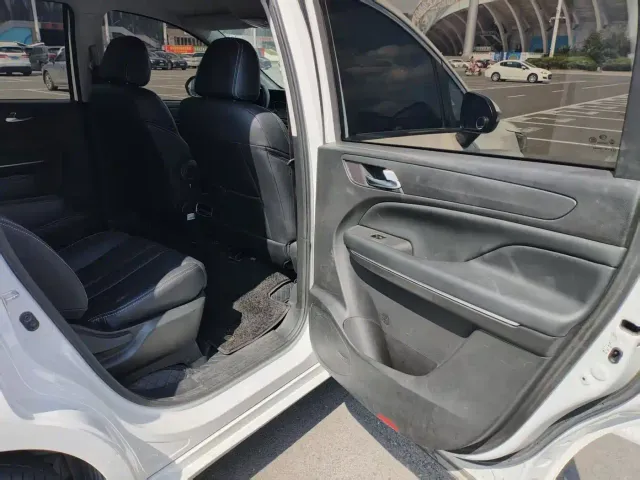 GAC Trumpchi M6 — Фото автомобиля 16