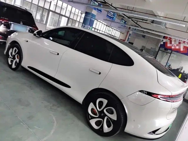 IM Motors LS6 — Фото автомобиля 4
