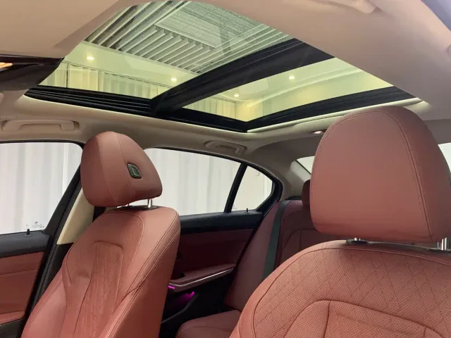 BMW 3 Series — Фото автомобиля 10
