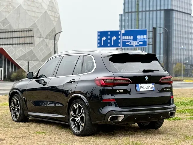 BMW X5 — Фото автомобиля 14