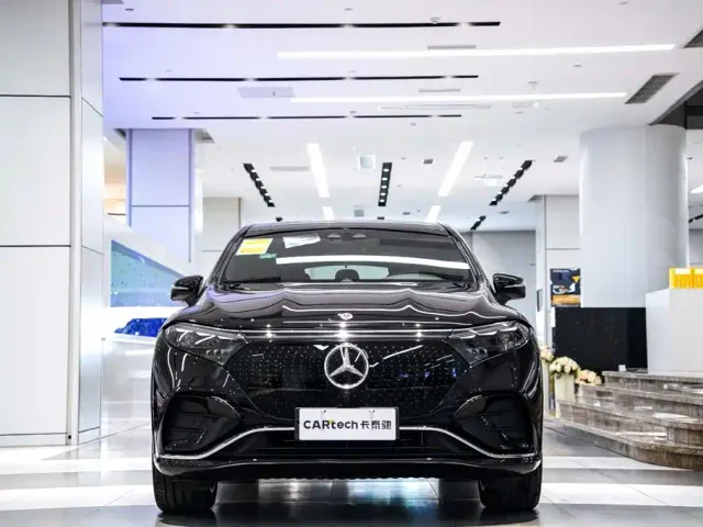 Mercedes-Benz EQS SUV — Фото автомобиля 4