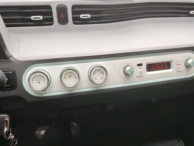 Wuling Hongguang Mini EV — Фото автомобиля 12