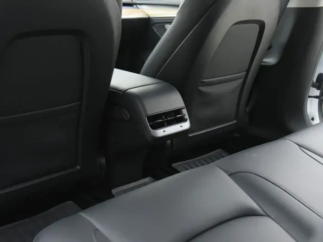 Tesla Model 3 2022 Model Rear-Wheel Drive Version — Фото автомобиля 15