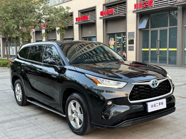 Toyota Highlander — Фото автомобиля 3