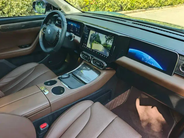 Leapmotor C11 — Фото автомобиля 8