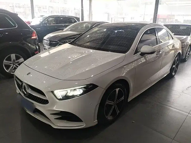 Фотография автомобиля — Mercedes-Benz A-Class