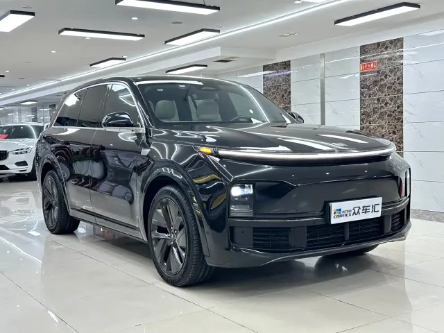Li Auto L8 — Фото автомобиля 3