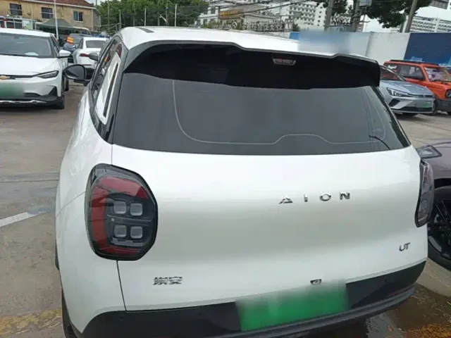 GAC Aion UT — Фото автомобиля 5