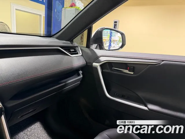 Toyota RAV4 — Фото автомобиля 11