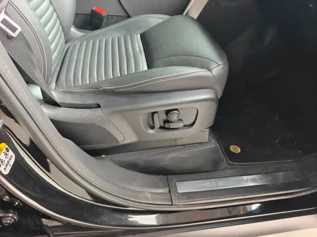 Land Rover Discovery — Фото автомобиля 9