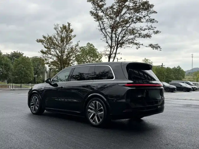 Li Auto L9 — Фото автомобиля 9