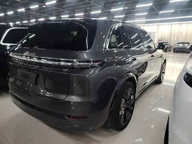 Li Auto L7 — Фото автомобиля 6