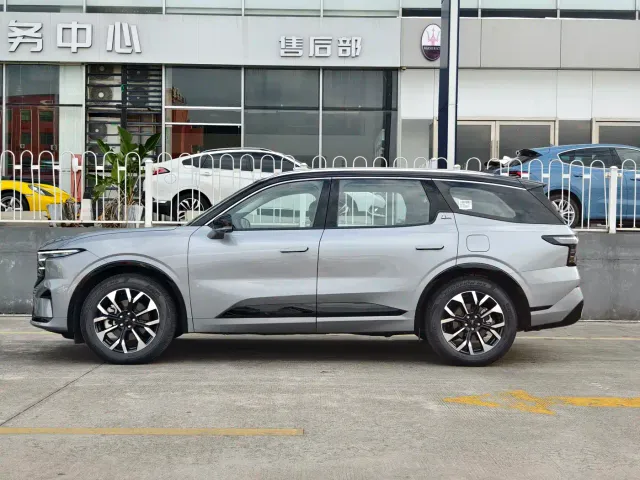 Ford Edge — Фото автомобиля 3