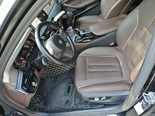 BMW 5 Series — Фото автомобиля 14