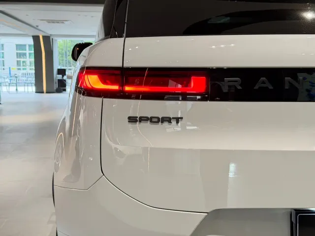 Land Rover Range Rover Sport — Фото автомобиля 22