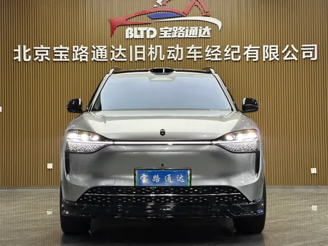 AITO Wenjie AITO M9 2025 Extended Range Ultra 52kWh 6-Seater — Фото автомобиля 2