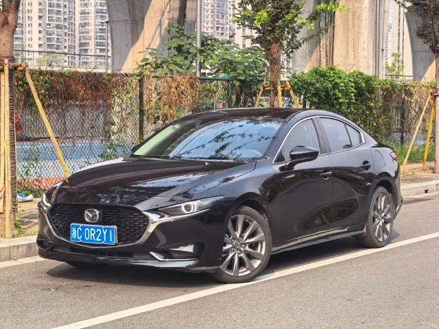 Фотография автомобиля — Mazda Axela