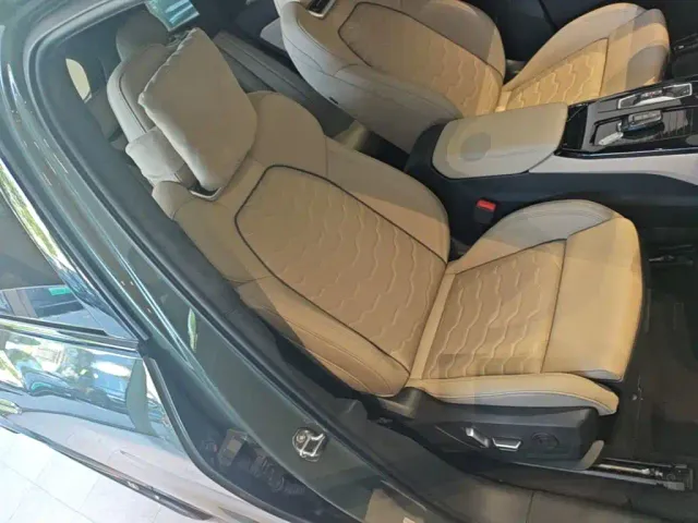 Audi Q6L e-tron — Фото автомобиля 24
