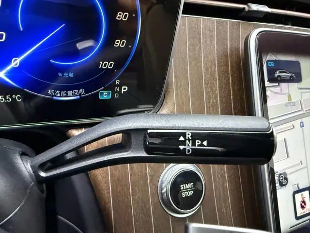 Mercedes-Benz EQE SUV — Фото автомобиля 15