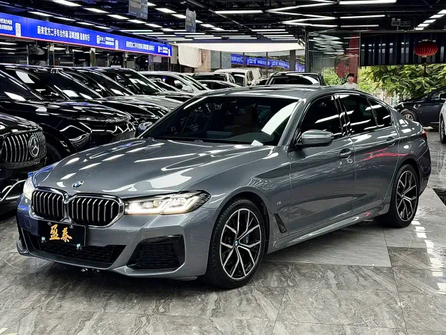 Фотография автомобиля — BMW 5 Series