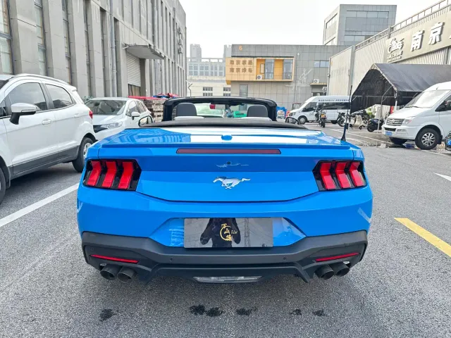 Ford Mustang — Фото автомобиля 2