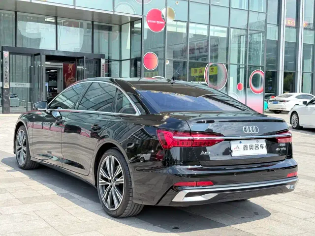 Audi A6L — Фото автомобиля 9