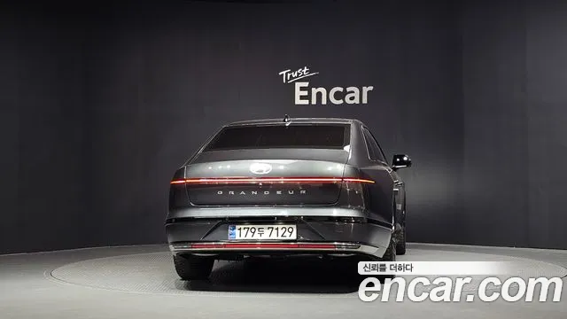 Hyundai Grandeur Grandeur (GN7) 3.5 Бензин 4WD — Фото автомобиля 4