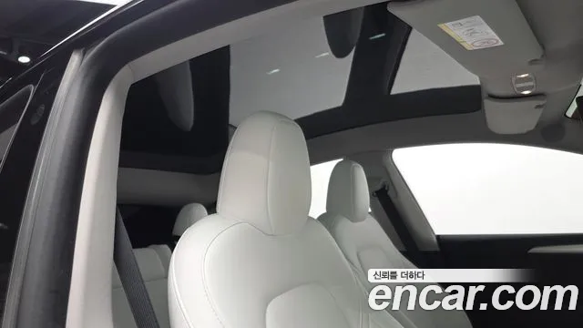 Tesla Model Y — Фото автомобиля 20