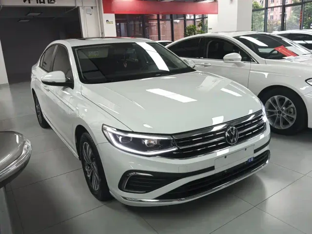 Volkswagen Bora — Фото автомобиля 4