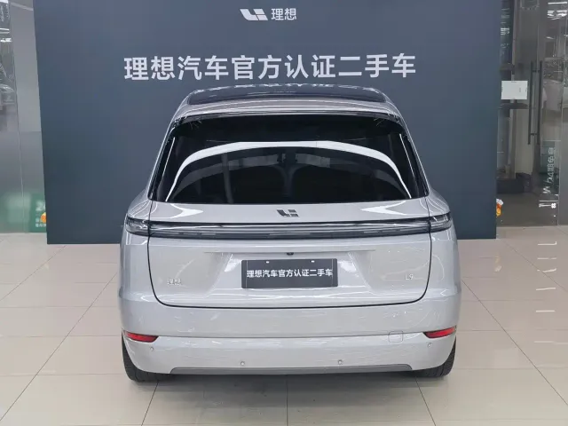 Li Auto L9 — Фото автомобиля 17