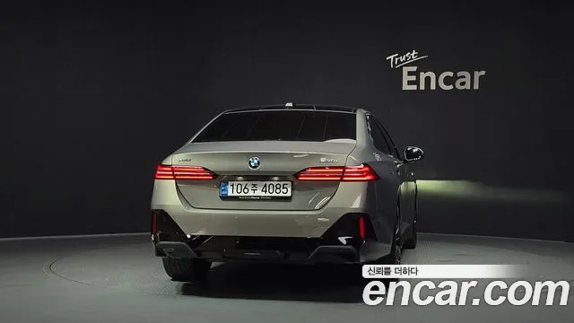 BMW 5-Series 5 серия (G60) 530i xDrive M Sport — Фото автомобиля 4