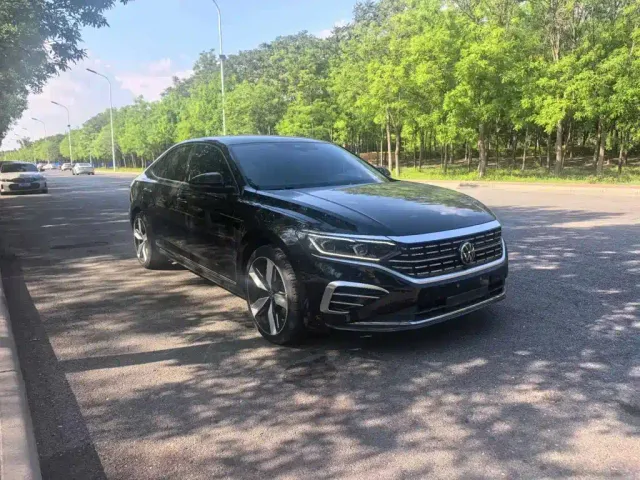 Volkswagen Passat — Фото автомобиля 3