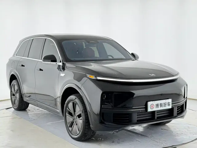 Li Auto L8 — Фото автомобиля 3