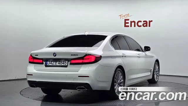 BMW 5-Series 5 серия (G30) 530i xDrive Luxury — Фото автомобиля 2