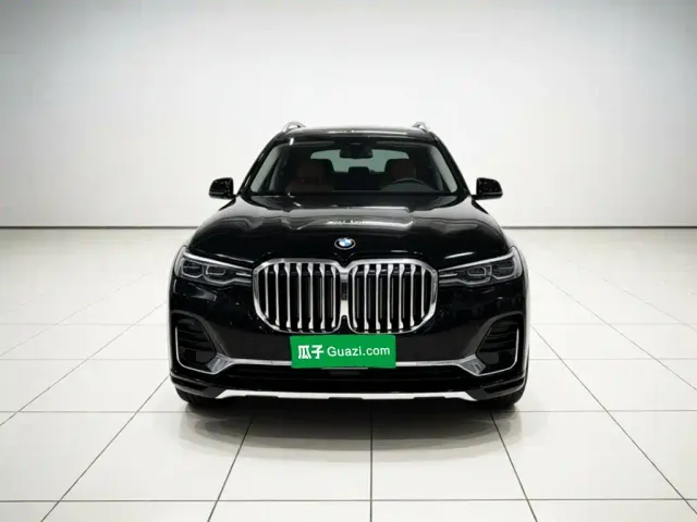 BMW X7 — Фото автомобиля 2