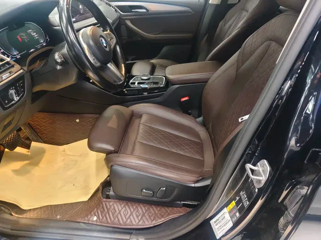 BMW iX3 — Фото автомобиля 4