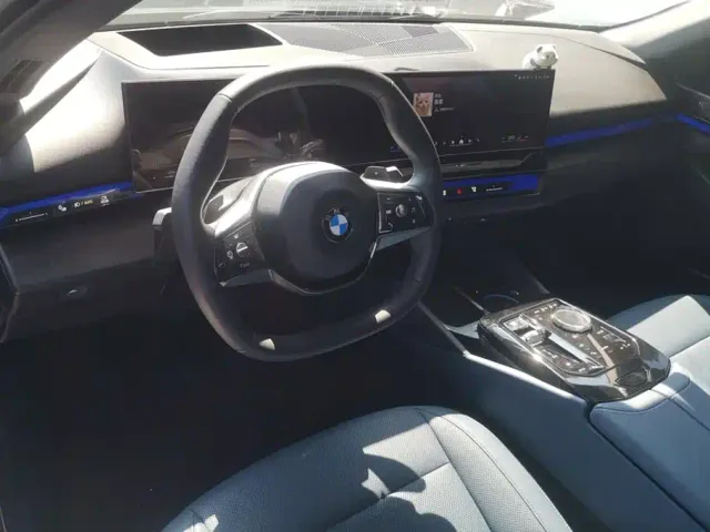 BMW 5 Series — Фото автомобиля 12