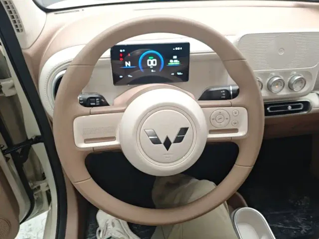 Wuling Hongguang Mini EV — Фото автомобиля 10
