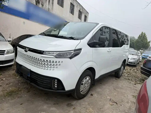 Фотография автомобиля — Maxus Xintu V70