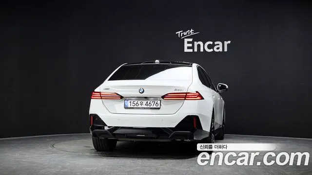 BMW 5-Series 5 серия (G60) 530i xDrive M Sport — Фото автомобиля 4