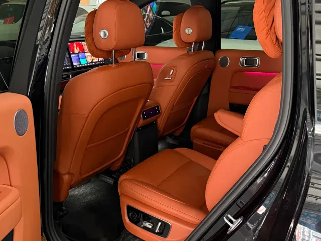 Li Auto L8 — Фото автомобиля 15