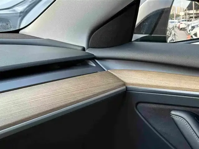 Tesla Model 3 — Фото автомобиля 8