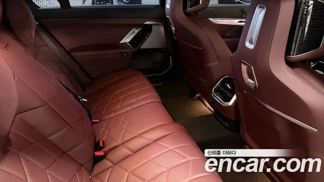 BMW 7-Series 7 серия (G70) 740i xDrive M Sport — Фото автомобиля 10