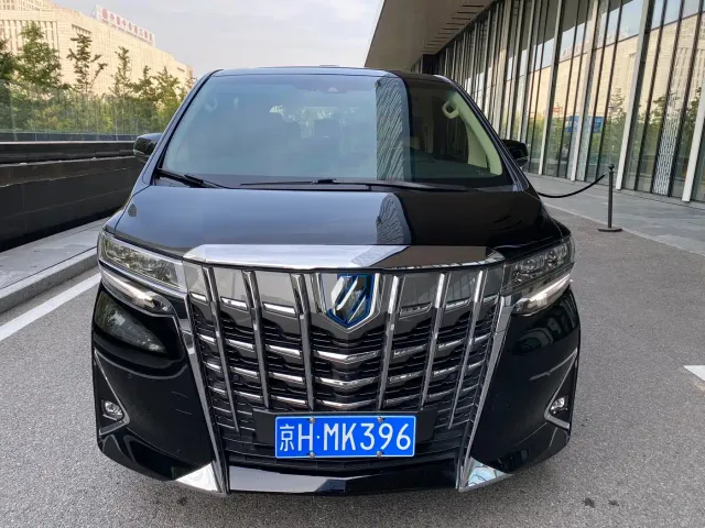 Toyota Alphard — Фото автомобиля 6