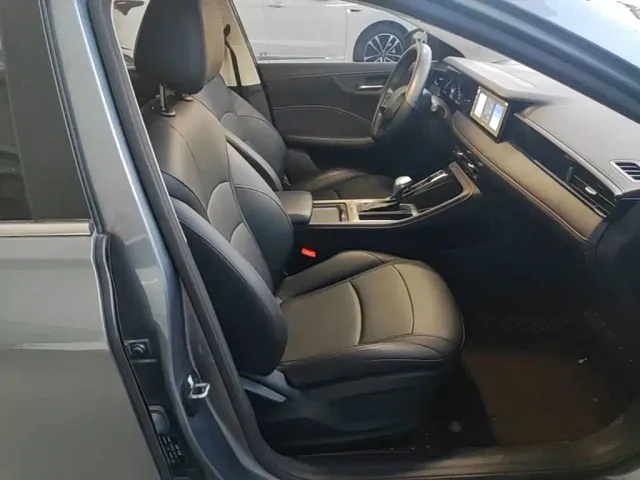 Roewe i5 — Фото автомобиля 24