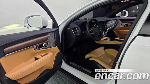 Volvo V90 — Фото автомобиля 15