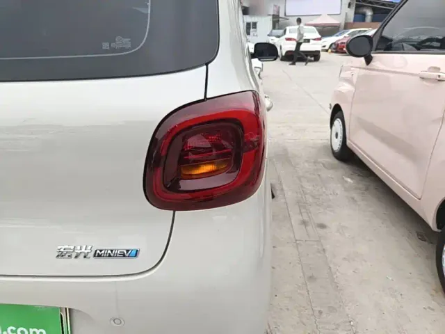 Wuling Hongguang Mini EV — Фото автомобиля 7