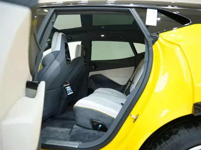 Lotus Eletre — Фото автомобиля 14