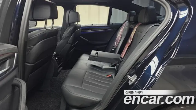 BMW 5 Series G30 — Фото автомобиля 18